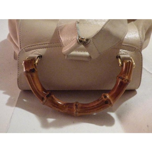 Gucci And Bamboo Handle White Leather Backpack - Picture 10 of 12